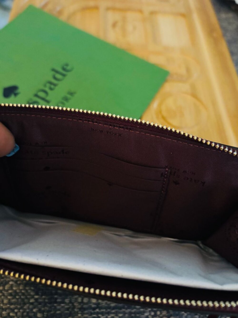 NWT Kate Spade Leather Lucy Botanical Embroidered Med. L-Zip Wristlet/Blackberry - Picture 4 of 9